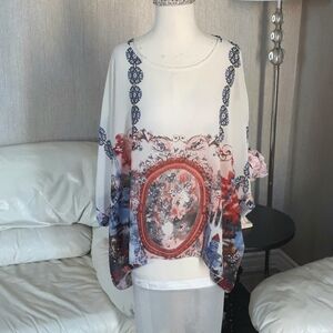 Very nice XL shirt in light fabric that fits well